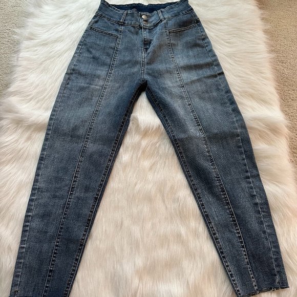 Jeans F.A.Shion High Waist Slim Raw Hem Mickey Mouse Embroidered Patch Size 24 - Picture 7 of 9